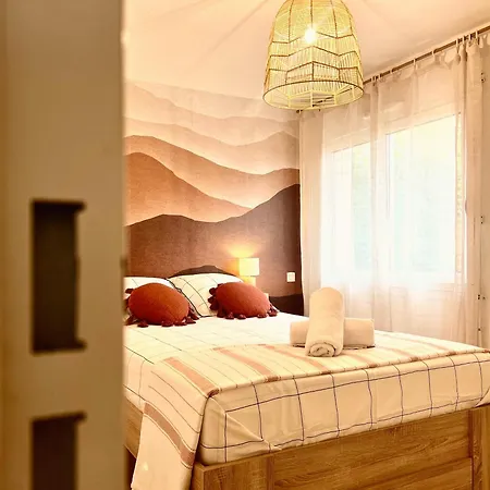 Douce Parenthese Moderne Avec Terrasse Ensoleillee Apartment