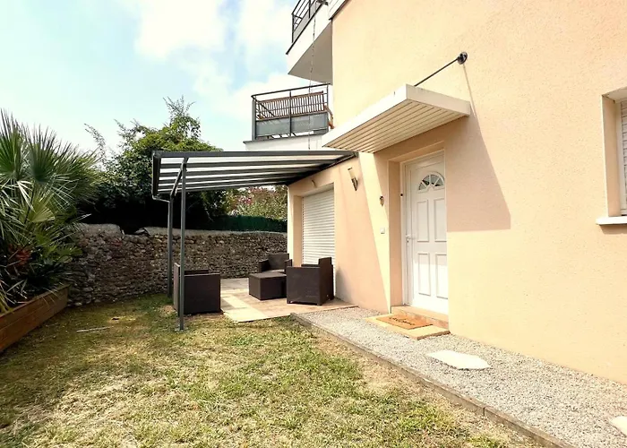 Lägenhet Douce Parenthese Moderne Avec Terrasse Ensoleillee Beaudreix