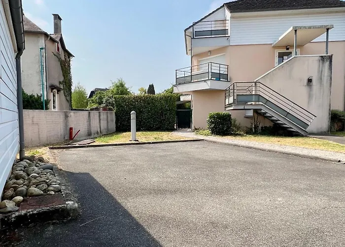 Douce Parenthese Moderne Avec Terrasse Ensoleillee *