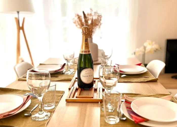 Douce Parenthese Moderne Avec Terrasse Ensoleillee